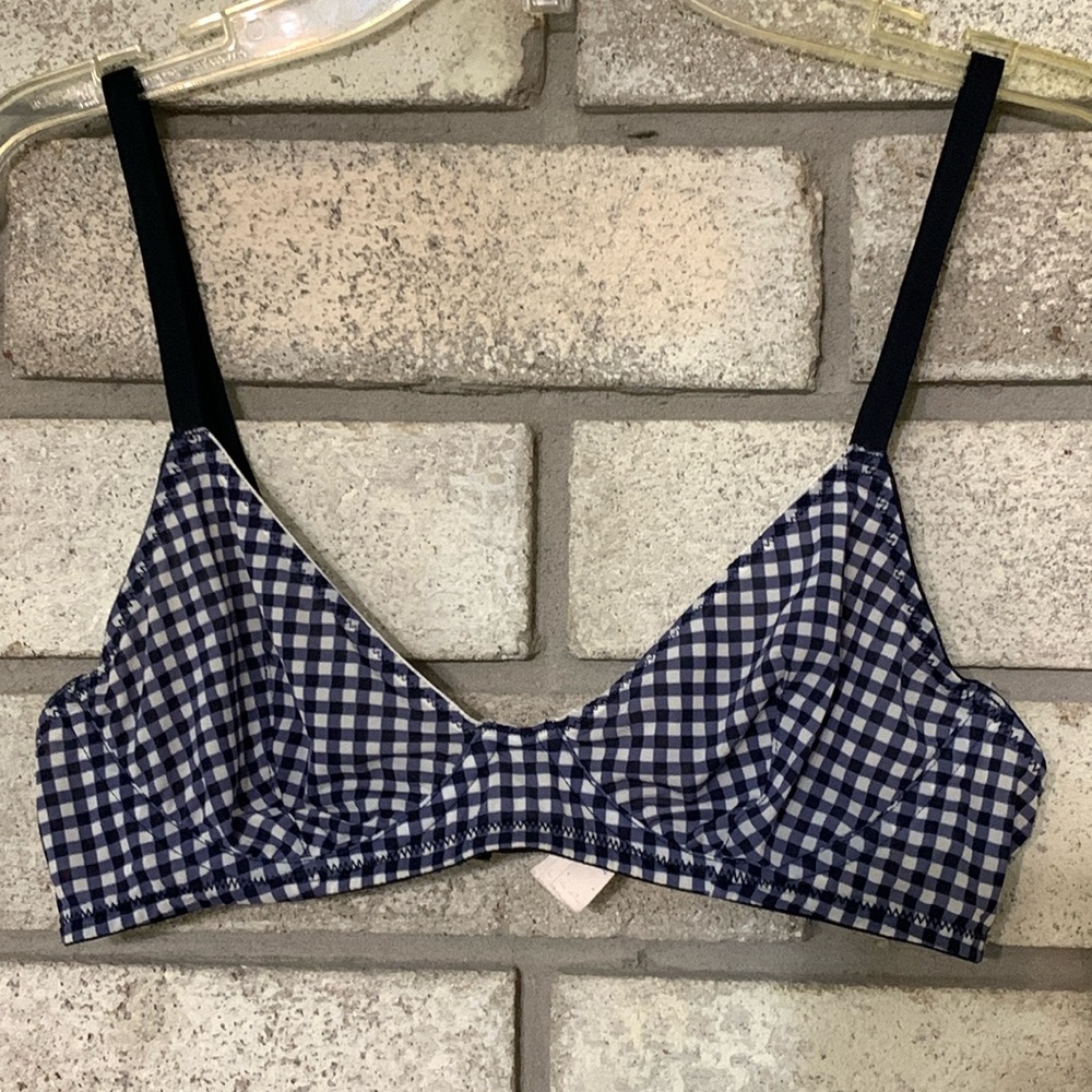 3for$20 bra 32C has underwire